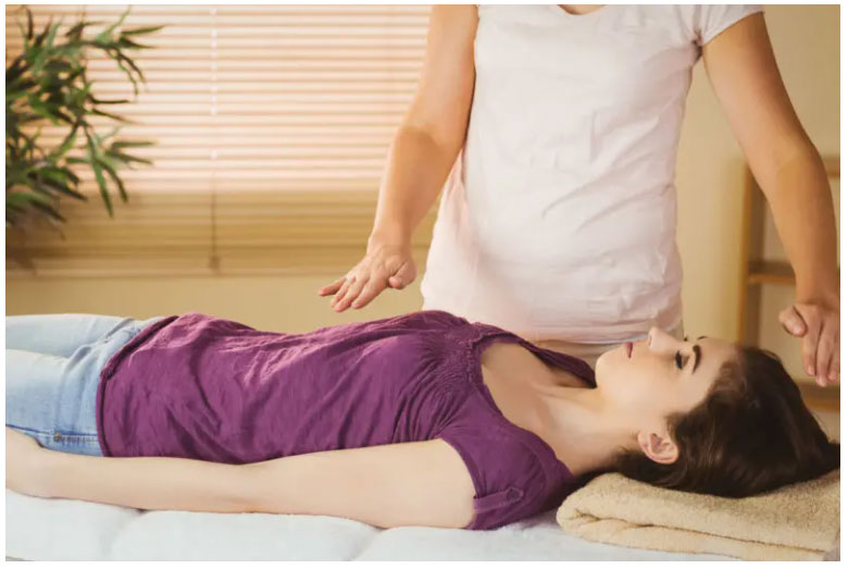 Reiki-helps-to-put-energy-back-into-a-person's-body