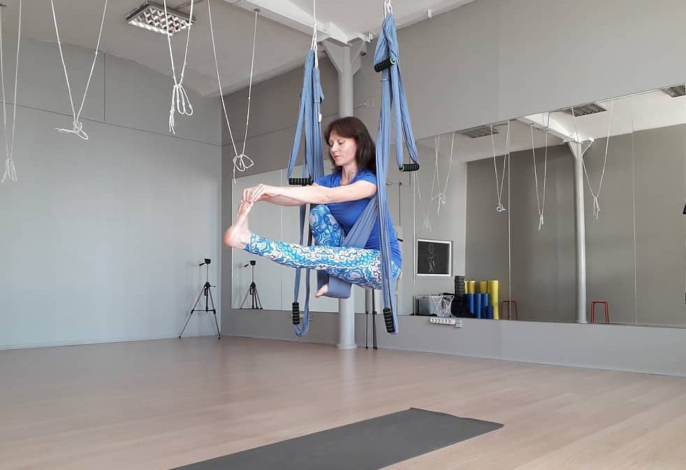 the-benefits-Aerial-Yoga